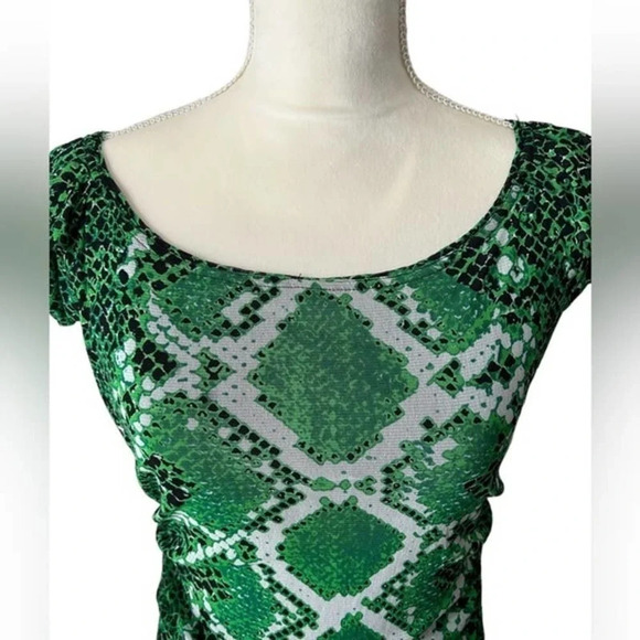 KAY Unger Green/Black Animal Print Ruched Dress - size Large - Picture 2 of 9